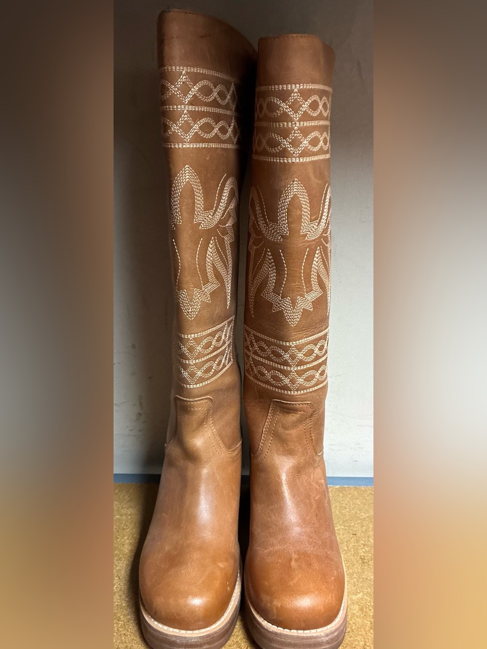 Dingo Avalon DI2288 Women’s 9M Tan Leather Tall Western Cowboy Boots